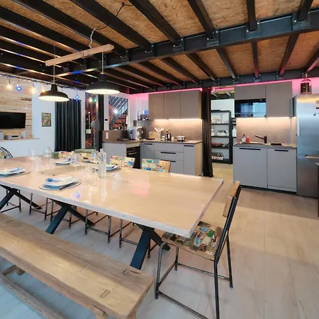 Immersive Loft, 2 Bedrooms, Downtown, Parking Annonay