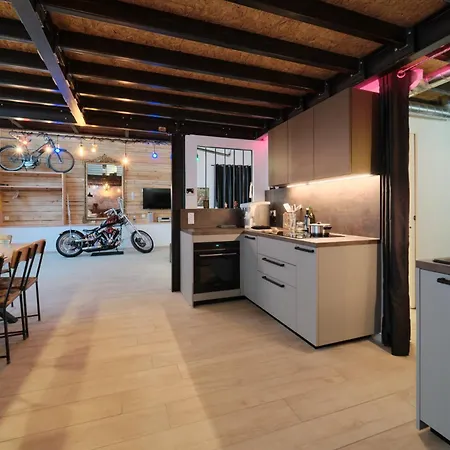 Immersive Loft, 2 Bedrooms, Downtown, Parking