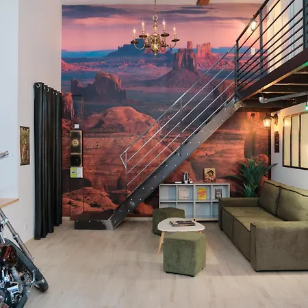 Immersive Loft, 2 Bedrooms, Downtown, Parking Annonay